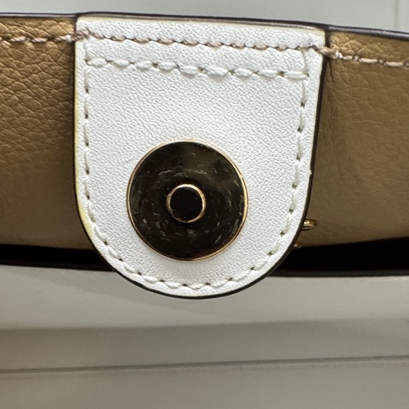 Michael Kors Reed Large Leather Belted Tote Shoulder Purse Bag - Optic White - Picture 11 of 16